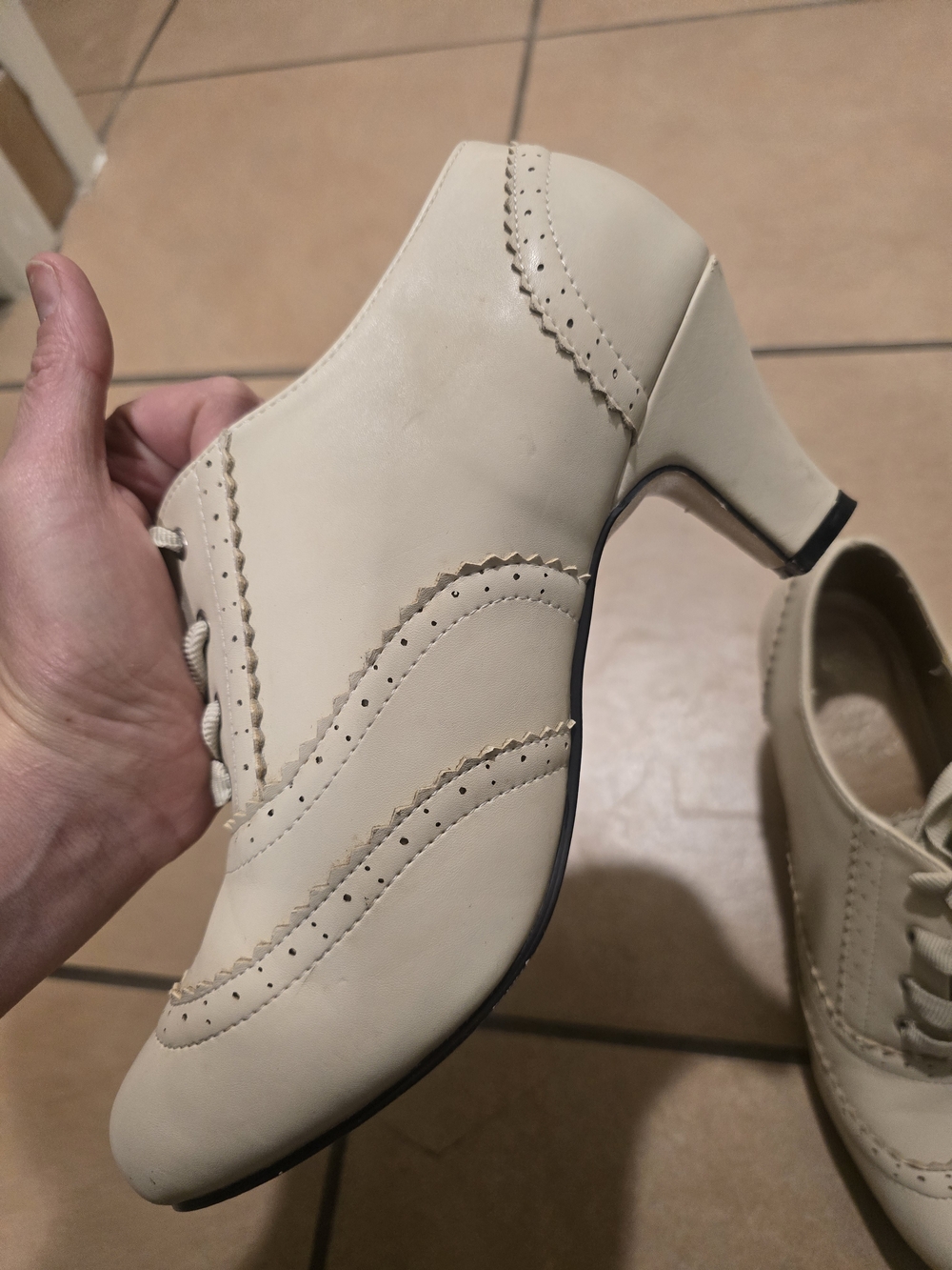 Classic Cream Lace-Up Low Heel Brogue Oxford GRAHAM STREET SHOES  PINUP VINTAGE